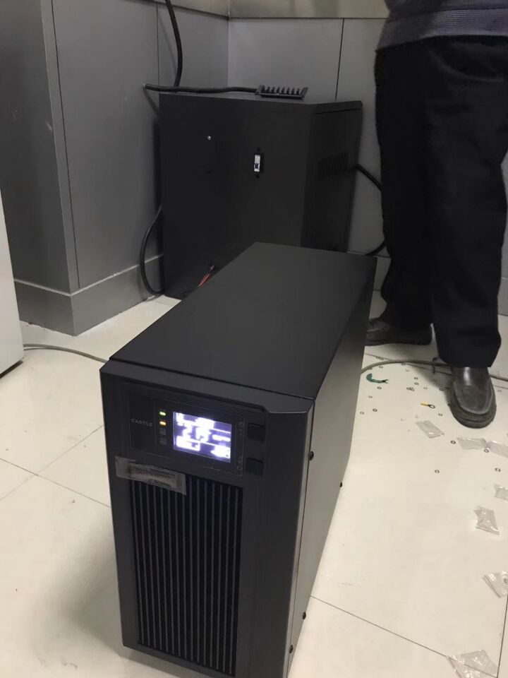 山特C6KS 6kVA不間斷電源 企業(yè)級可靠供電解決方案